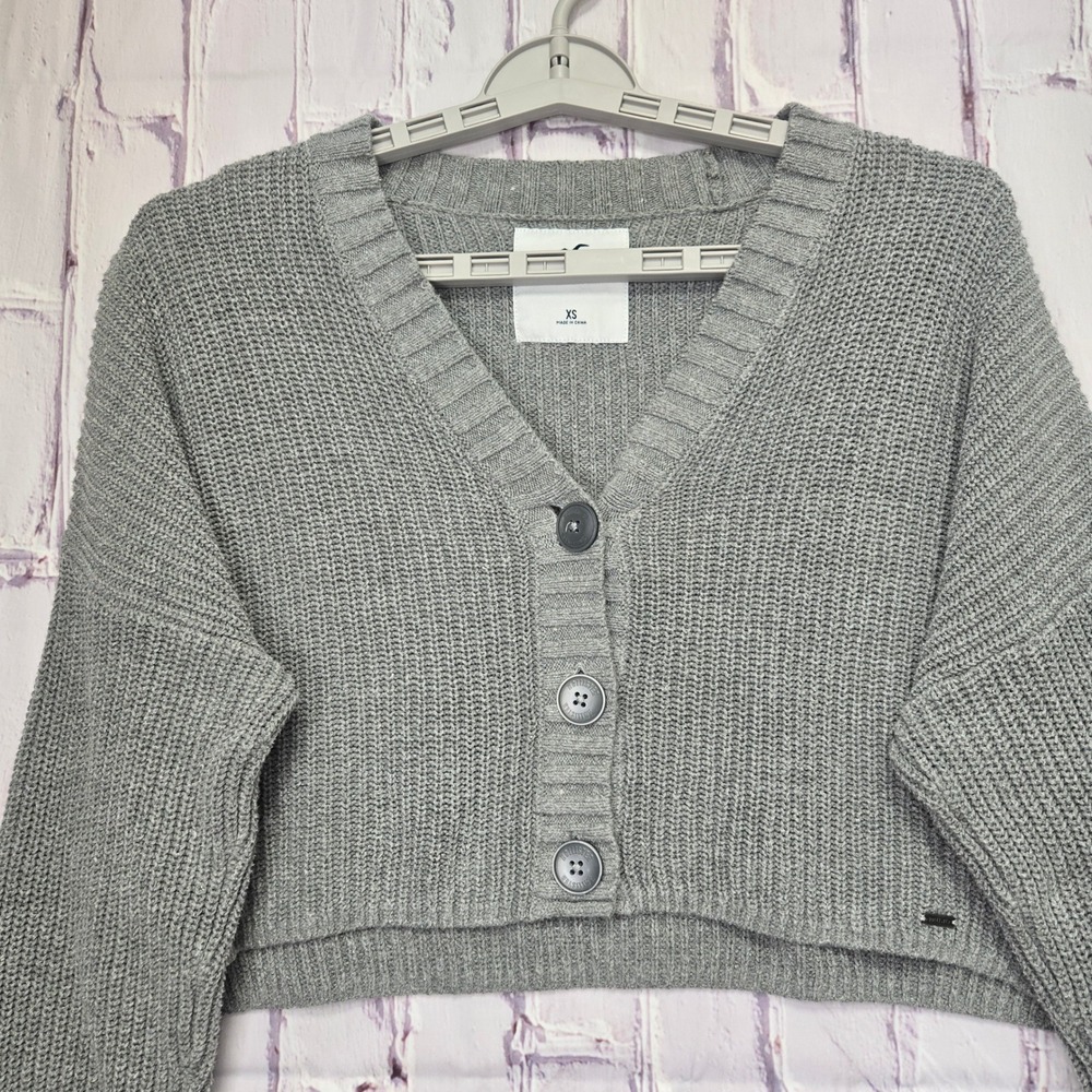 Hollister Grey Cropped Cardigan Sweater Womens XS V-Neck Button Front Knit